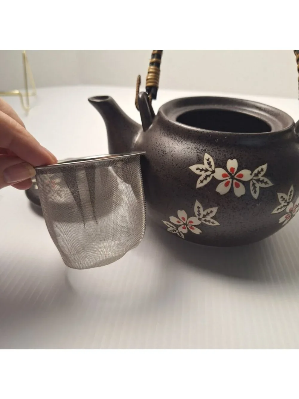 JAPANESE KUTANI WARE STRAINER CEREMONIAL SAKI STYLE TEAPOT CUPS PORCELAIN WICKER